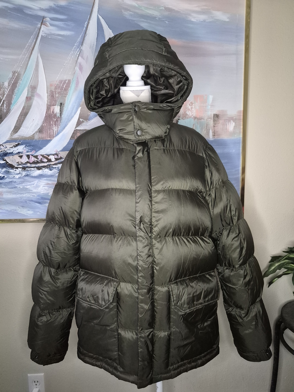 Uniqlo Men's Removable Hooded Puffer Jacket in Olive